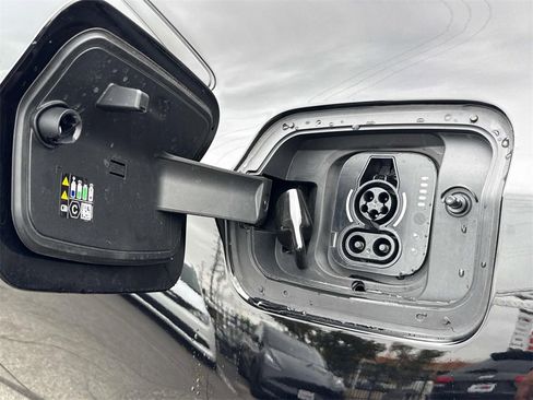 Used 2025 Dodge Charger R/T w/ Quick Order Package 25M R/T image 10