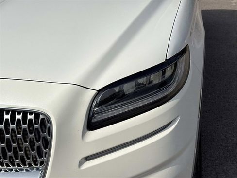 Used 2022 Lincoln Nautilus Reserve image 10