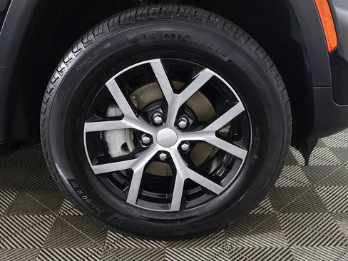 Used 2023 Jeep Grand Cherokee Limited AWD/4WD image 25