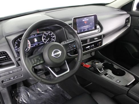 Certified 2024 Nissan Rogue SV w/ SV Premium Package FWD image 19