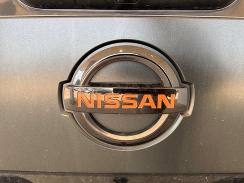 Used 2021 Nissan Titan PRO-4X w/ Pro-4x Convenience Package AWD/4WD image 8