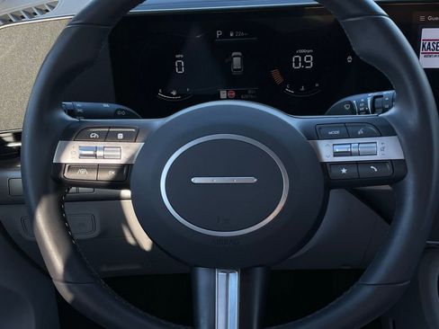 Used 2025 Hyundai Kona SEL image 11