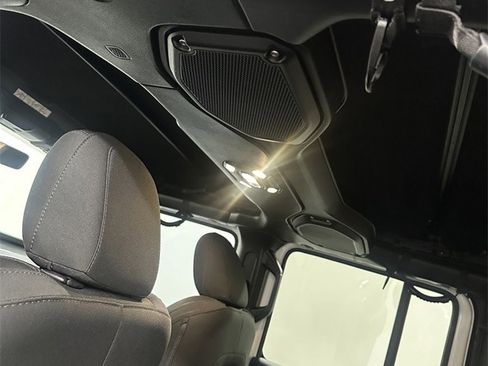 Used 2019 Jeep Wrangler Unlimited Sahara w/ Dual Top Group image 30