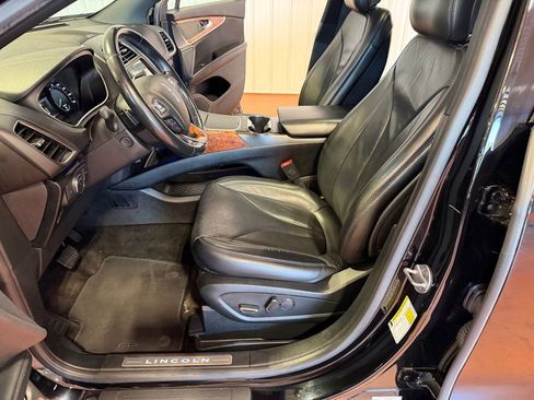 Used 2018 Lincoln MKX Reserve w/ Lincoln MKX Climate Package image 17