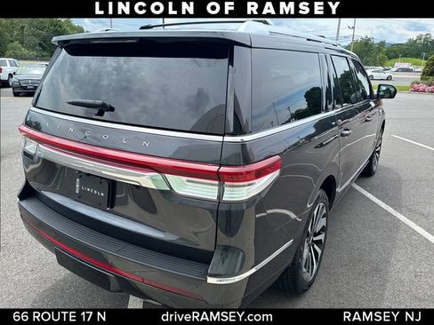Used 2024 Lincoln Navigator L Reserve AWD/4WD image 7