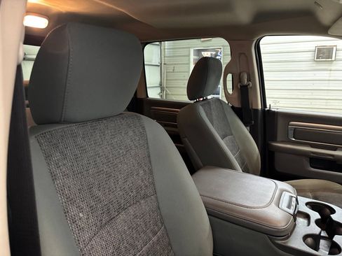 Used 2018 RAM 1500 SLT AWD/4WD image 26