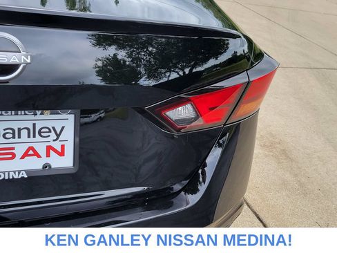 Certified 2025 Nissan Altima 2.5 SV FWD image 15