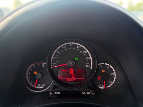 Used 2016 Volkswagen Beetle 1.8T Classic FWD image 11