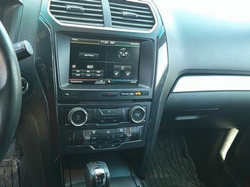 Used 2016 Ford Explorer XLT w/ Equipment Group 202A AWD/4WD image 7