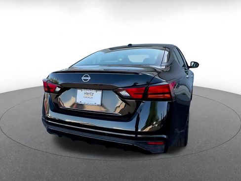 Used 2025 Nissan Altima 2.5 SV FWD image 14