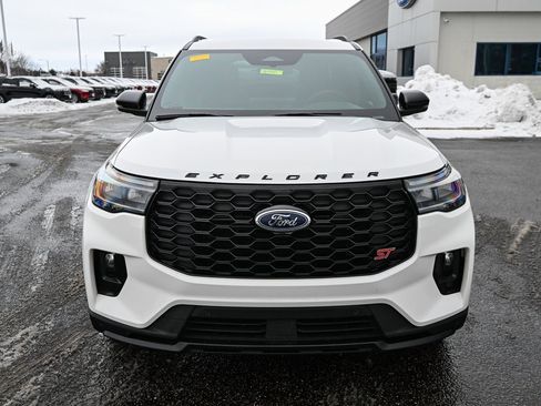 Used 2025 Ford Explorer ST image 10