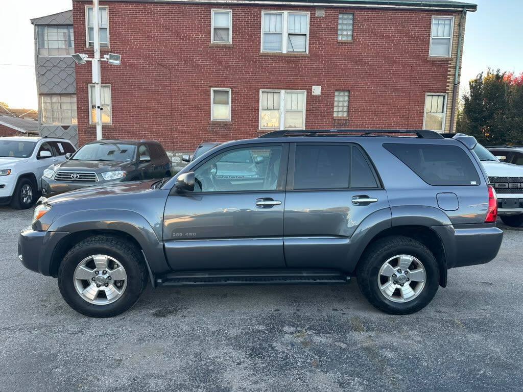 Used 2008 Toyota 4Runner SR5 AWD/4WD image 5