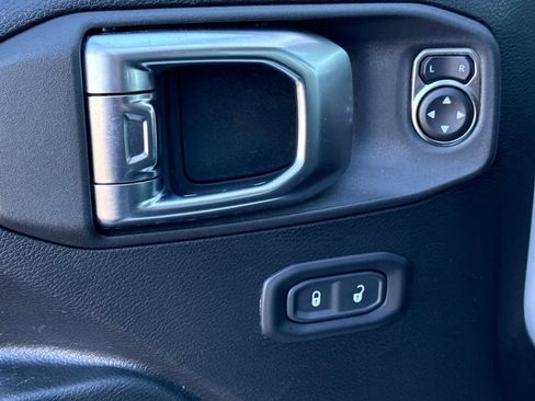 Used 2023 Jeep Wrangler Unlimited w/ Cold Weather Group image 13