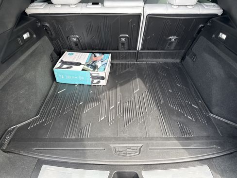 Used 2024 Cadillac Lyriq Luxury w/ LPO, Floor Liner Package AWD/4WD image 9