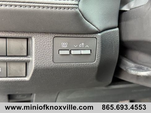 Used 2022 Toyota Avalon XLE w/ Moonroof Package image 23