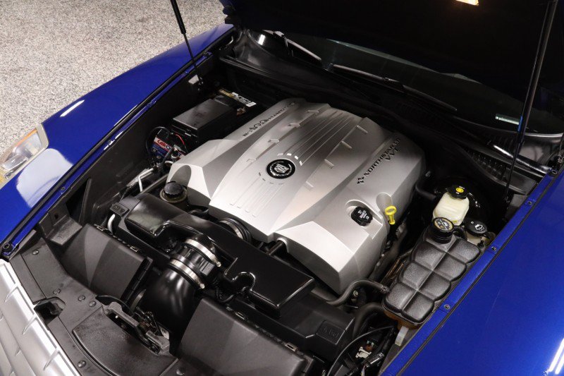 Used 2006 Cadillac XLR RWD image 16