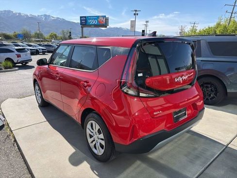 Certified 2023 Kia Soul LX FWD image 3