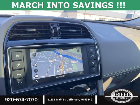 Used 2017 Jaguar F-PACE R-Sport image 21