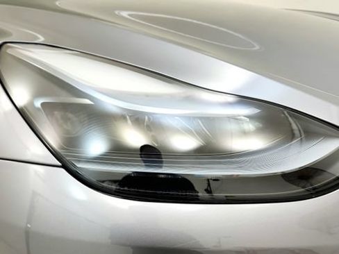 Used 2025 Tesla Model Y Long Range RWD image 22