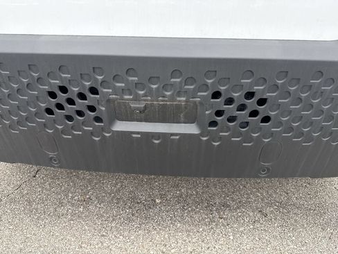 Used 2024 Chevrolet Brightdrop 400 w/ Commercial Equipment Package AWD/4WD image 9