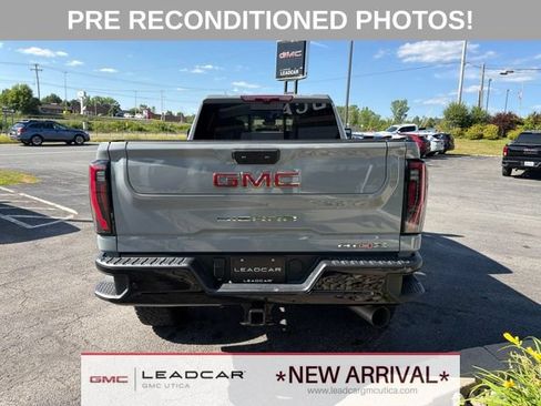 Used 2025 GMC Sierra 2500 AT4X AWD/4WD image 4
