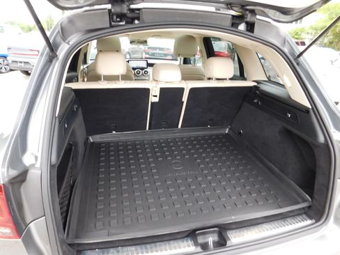 Used 2020 Mercedes-Benz GLC 300 4MATIC image 10