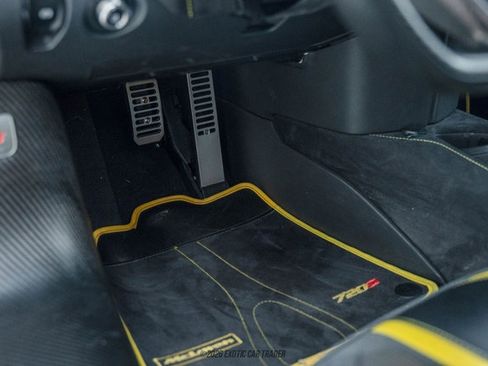 Used 2020 McLaren 720S Performance RWD image 43