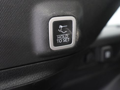 Used 2023 Jeep Grand Cherokee Altitude AWD/4WD image 30