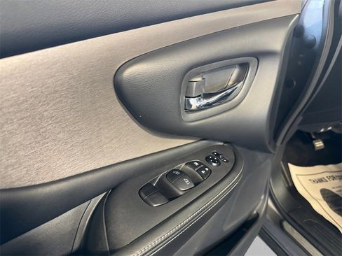 Used 2023 Nissan Murano SV image 14
