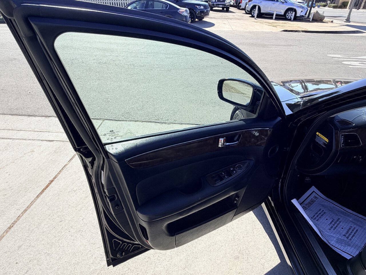 Used 2009 Hyundai Genesis 3.8 RWD image 13