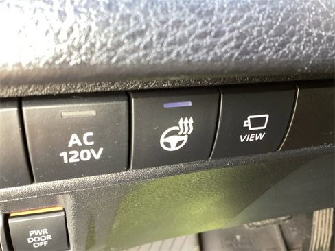 Certified 2021 Toyota Sienna Platinum image 30