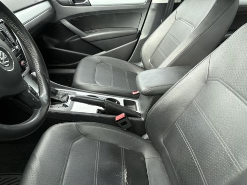 Used 2013 Volkswagen Passat 2.5 SE image 13
