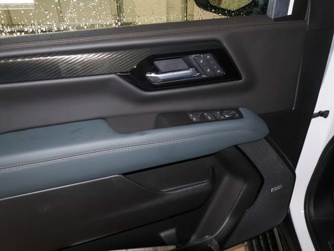 New 2026 GMC Yukon XL AT4 w/ AT4 Premium Plus Package AWD/4WD image 11