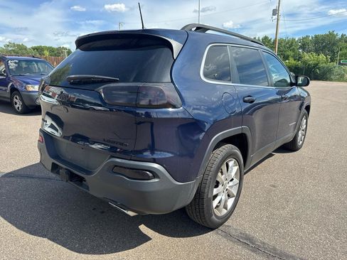 Used 2016 Jeep Cherokee Limited w/ Luxury Group AWD/4WD image 5