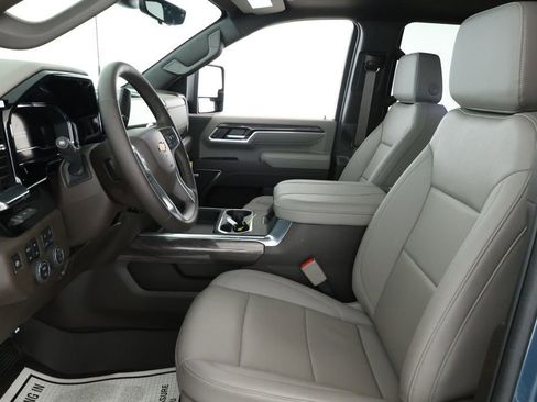 Used 2025 Chevrolet Silverado 3500 LTZ w/ LTZ Premium Package image 19