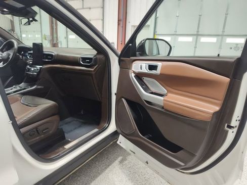 Used 2022 Ford Explorer King Ranch w/ Premium Technology Package AWD/4WD image 22