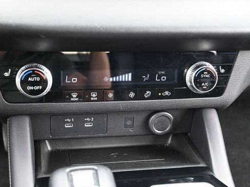 Used 2025 Mitsubishi Outlander SE FWD image 24