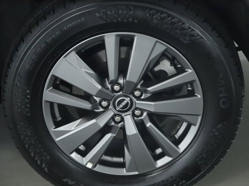 Certified 2025 Nissan Pathfinder SV FWD image 41