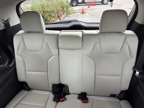 Used 2022 Kia Telluride EX w/ EX Premium Package FWD image 14