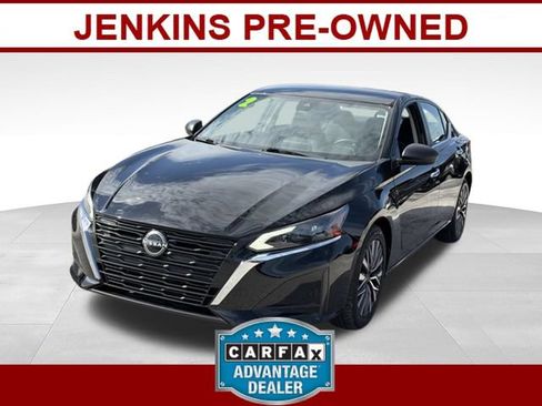 Used 2024 Nissan Altima 2.5 SV FWD image 1