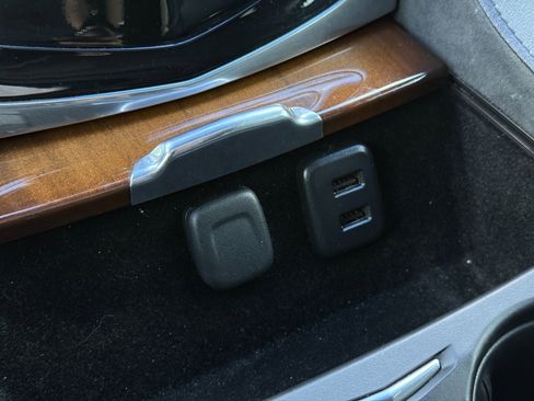 Used 2017 Cadillac Escalade Premium Luxury image 21