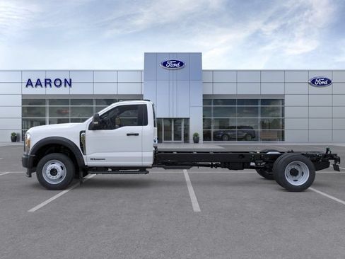 New 2026 Ford F550 4x4 Regular Cab Super Duty image 4