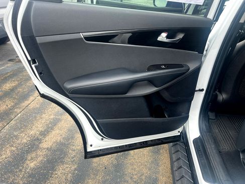 Used 2019 Kia Sorento EX image 10