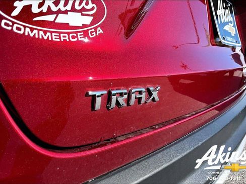 Certified 2024 Chevrolet Trax LT w/ LT Convenience Package image 18