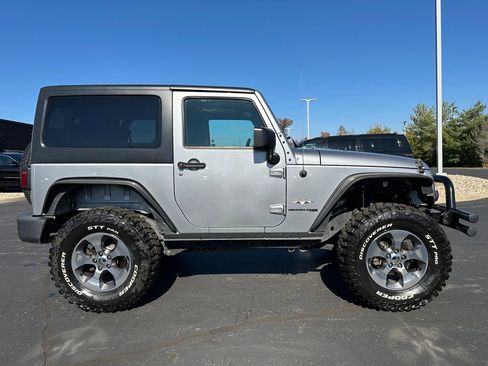 Certified 2018 Jeep Wrangler Sahara w/ Dual Top Group image 8
