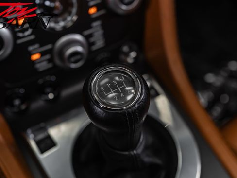 Used 2009 Aston Martin V8 Vantage Roadster RWD image 43