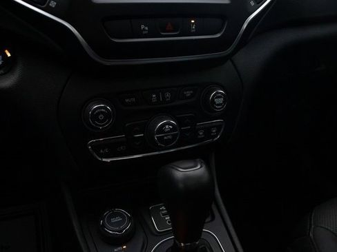 Used 2021 Jeep Cherokee Latitude Lux w/ Sun & Sound Group image 31