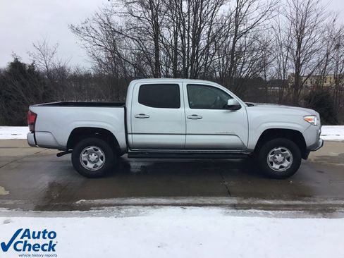Used 2023 Toyota Tacoma SR image 2