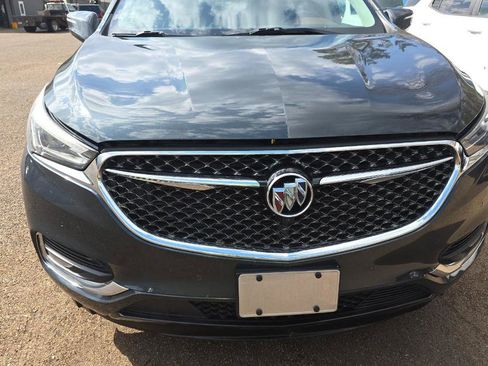Used 2018 Buick Enclave Avenir w/ Avenir Technology Package FWD image 2