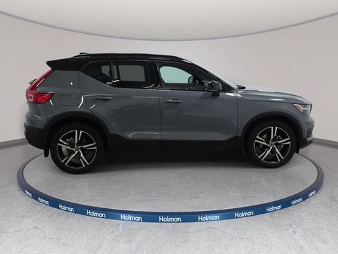 Used 2022 Volvo XC40 T5 R-Design w/ Protection Package AWD/4WD image 5